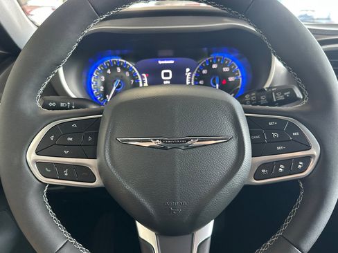 New 2025 Chrysler Voyager LX image 24