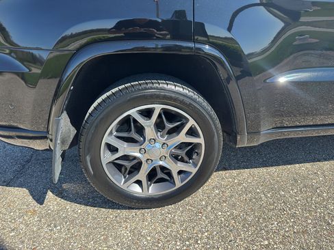 Used 2019 Jeep Grand Cherokee Overland image 10