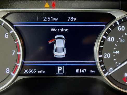 Used 2024 Nissan Sentra SV FWD image 16