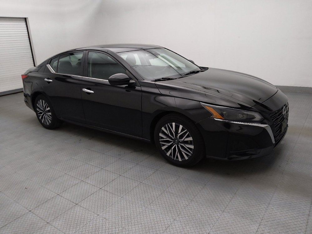 Used 2023 Nissan Altima 2.5 SV FWD image 11