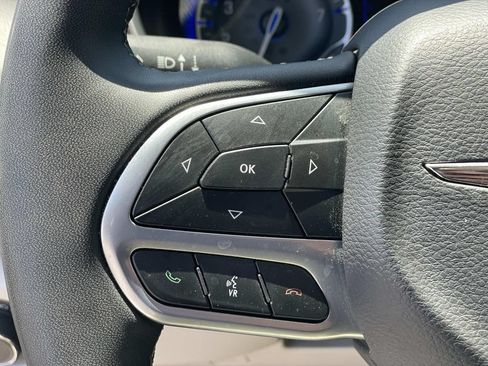 Used 2023 Chrysler Voyager LX FWD image 8