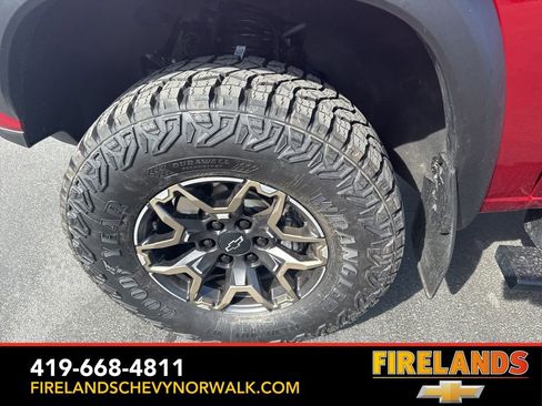 Used 2024 Chevrolet Colorado ZR2 w/ ZR2 Convenience Package III image 11