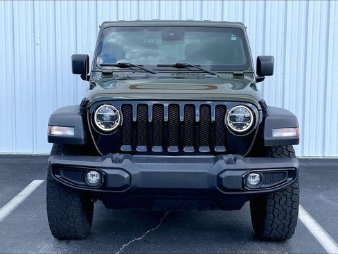 Used 2022 Jeep Wrangler Sport AWD/4WD image 2