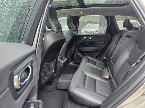 Certified 2025 Volvo XC60 B5 Core w/ Protection Package Premier image 18