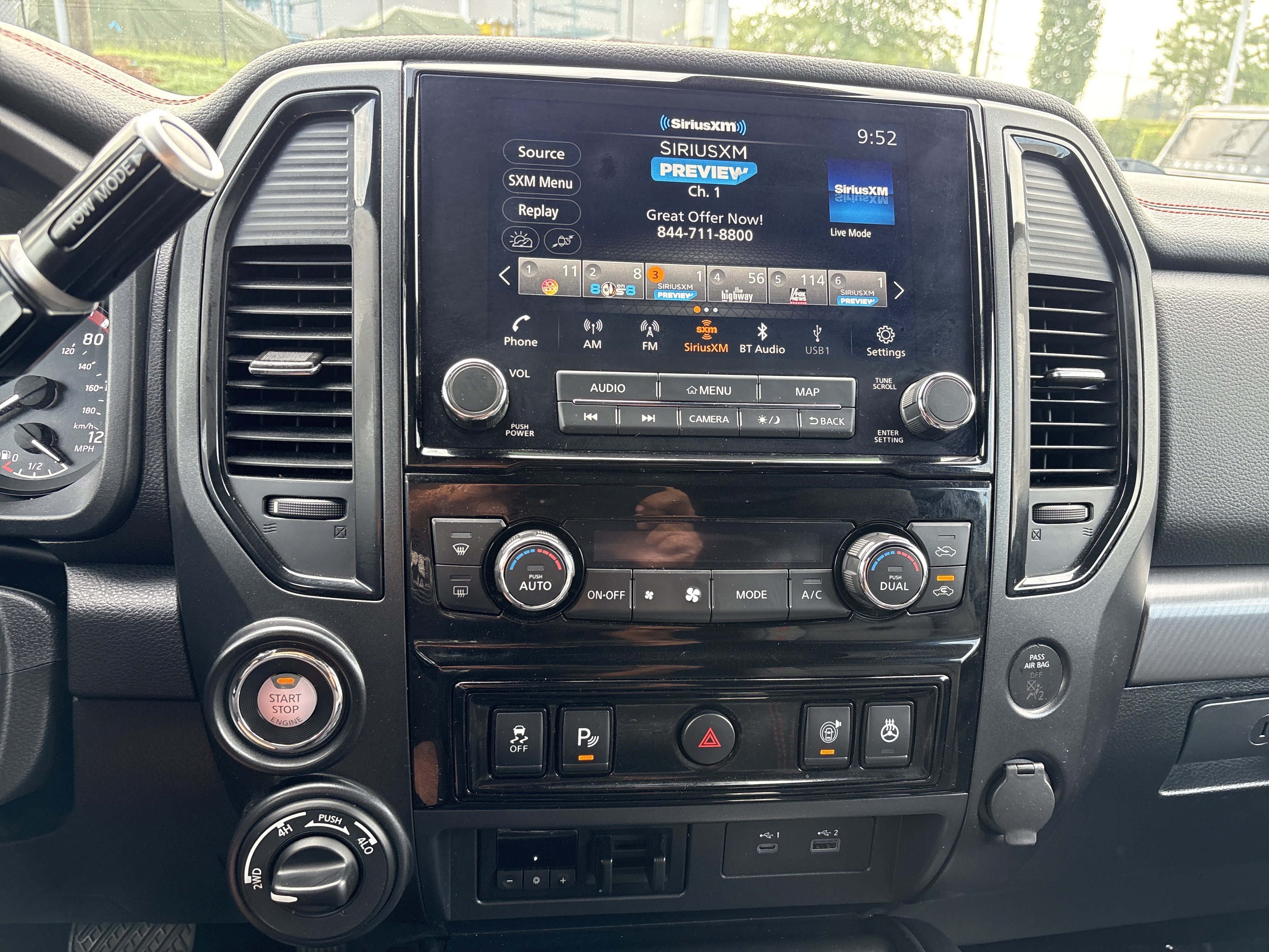 Used 2023 Nissan Titan PRO-4X w/ Pro-4x Convenience Package AWD/4WD image 28