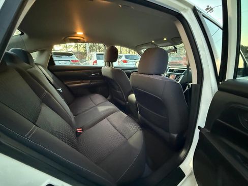 Used 2016 Nissan Altima 2.5 S w/ Power Driver Seat Package FWD image 12
