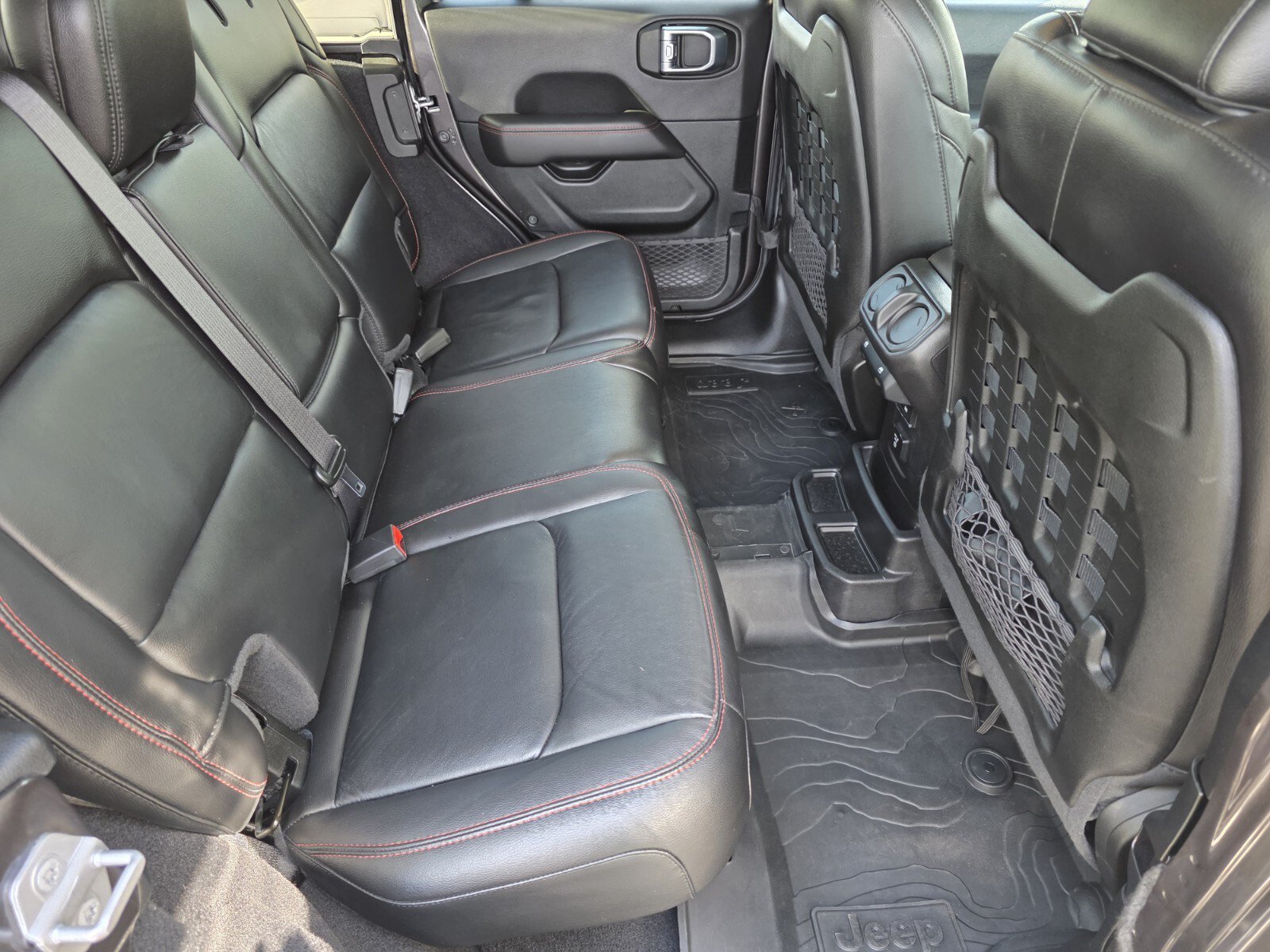 Used 2021 Jeep Wrangler Unlimited Rubicon w/ Cold Weather Group AWD/4WD image 5