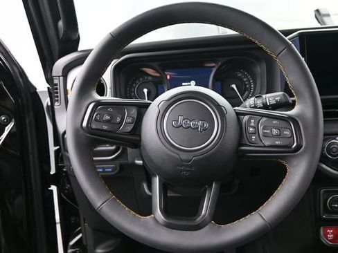 Used 2024 Jeep Wrangler Unlimited AWD/4WD image 27