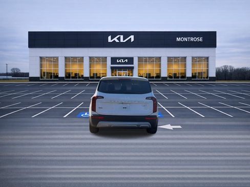 Used 2022 Kia Telluride LX AWD/4WD image 6