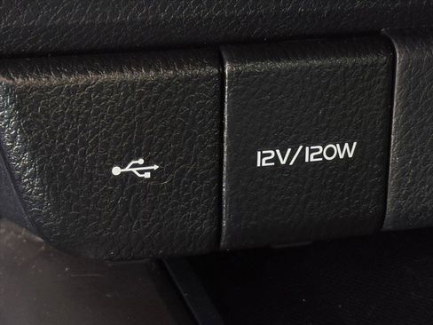 Used 2023 Toyota Camry SE image 17