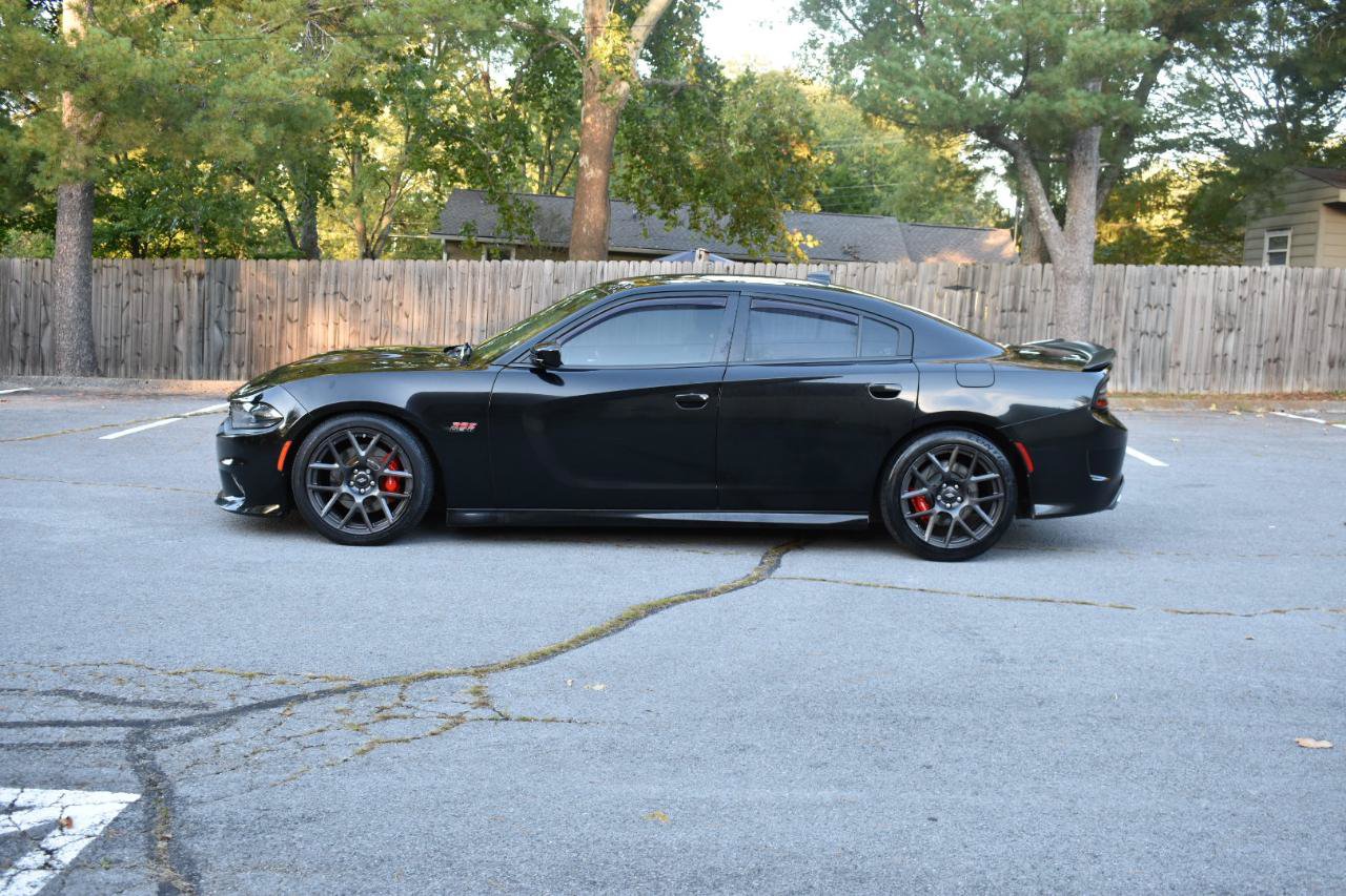 Used 2017 Dodge Charger R/T Scat Pack w/ Beats Audio Group RWD image 3