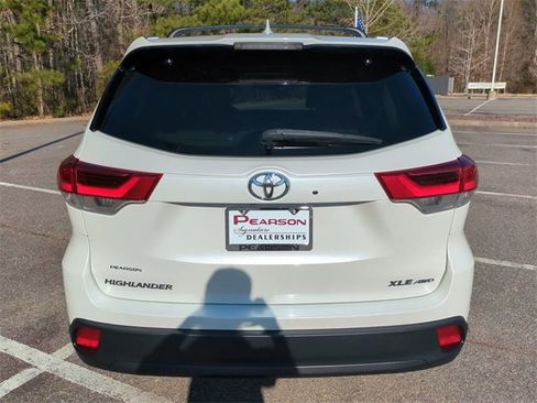 Used 2019 Toyota Highlander XLE image 5