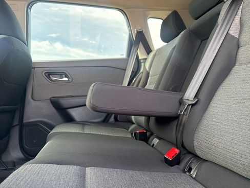 Certified 2023 Nissan Rogue SV FWD image 36