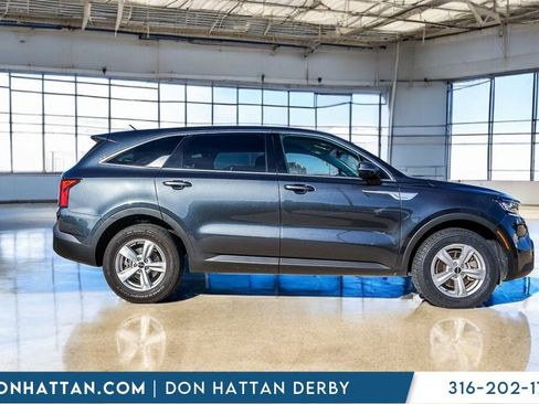 Used 2023 Kia Sorento LX image 33