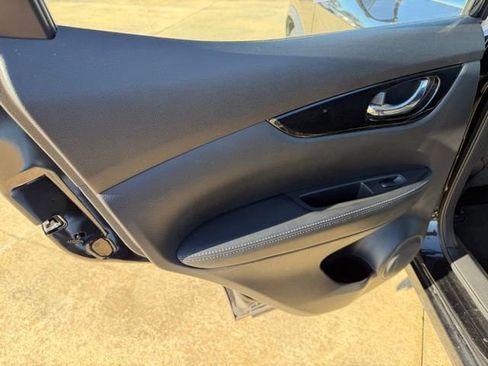 Used 2022 Nissan Rogue Sport SL image 13