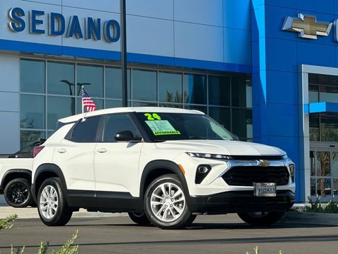 Certified 2024 Chevrolet TrailBlazer LS w/ LS Confidence Package FWD image 2