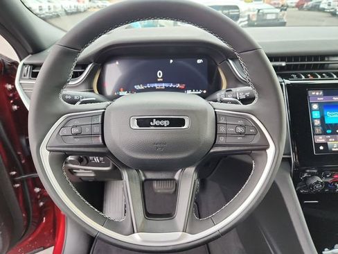 New 2023 Jeep Grand Cherokee L Laredo image 9