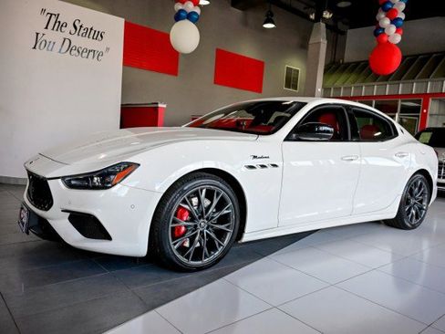 Used 2022 Maserati Ghibli Modena Q4 image 2