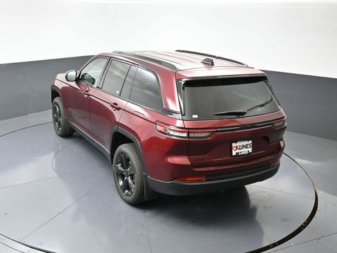 New 2025 Jeep Grand Cherokee Altitude w/ Trailer Tow Package image 44