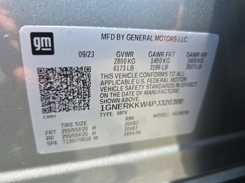 Used 2023 Chevrolet Traverse Premier FWD image 36