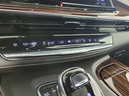 Certified 2022 Cadillac Escalade Premium Luxury w/ Performance Package image 29