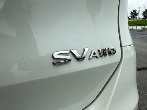 Used 2016 Nissan Rogue SV w/ SV Premium Package AWD/4WD image 5