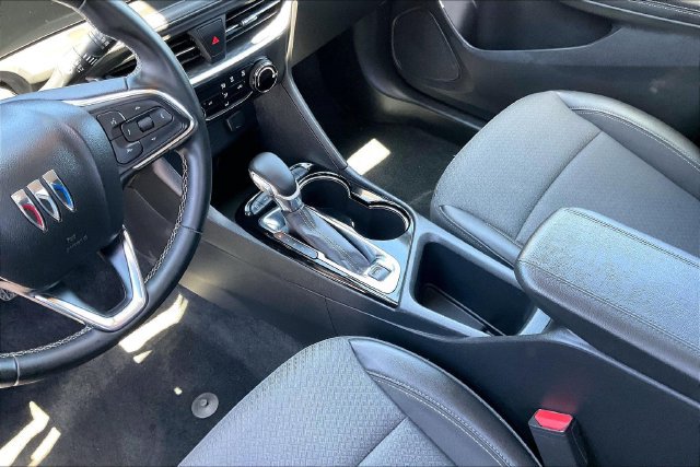 Used 2025 Buick Encore GX Preferred AWD/4WD image 17