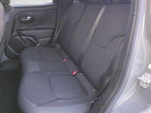 Used 2022 Jeep Renegade Altitude image 19