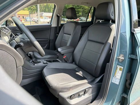 Used 2020 Volkswagen Tiguan SE AWD/4WD image 18
