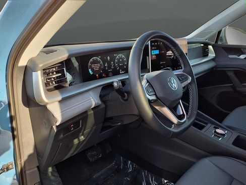 New 2026 Volkswagen Tiguan SE image 45