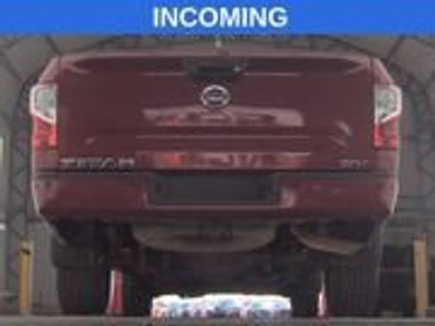 Used 2018 Nissan Titan SV w/ SV Convenience Package RWD image 7