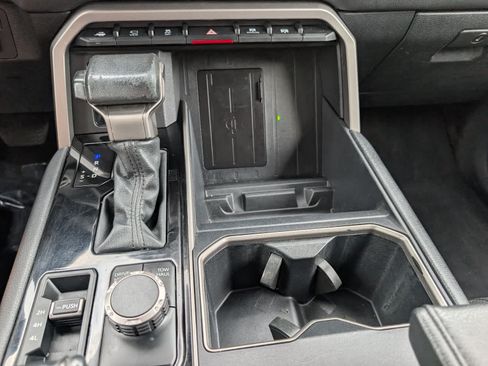 Used 2022 Toyota Tundra Limited AWD/4WD image 25
