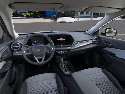 New 2026 Chevrolet Trax LT w/ Driver Confidence Package FWD image 15