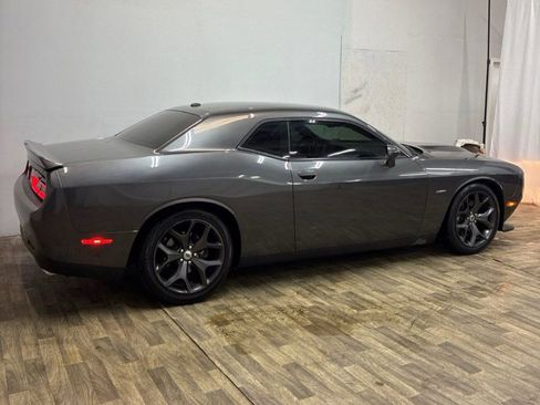 Used 2019 Dodge Challenger R/T image 2