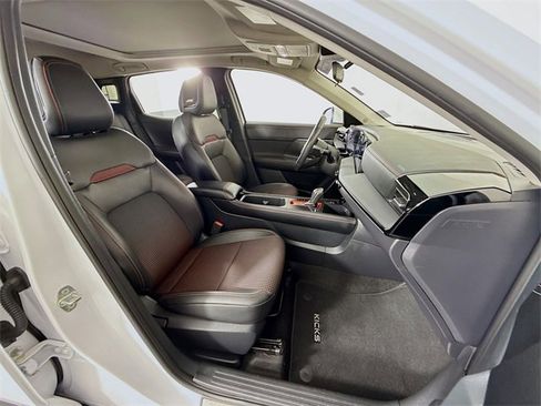 Certified 2025 Nissan Kicks SR w/ SR Premium Package image 24