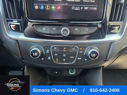 Used 2023 Chevrolet Traverse LT w/ Rear Camera Mirror Package AWD/4WD image 25