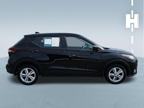 Used 2024 Nissan Kicks S FWD image 3