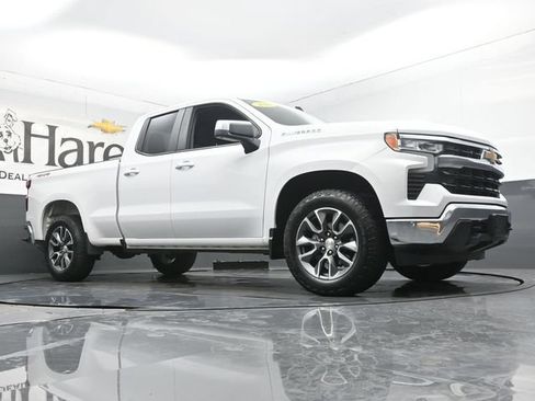 Used 2023 Chevrolet Silverado 1500 LT AWD/4WD image 2
