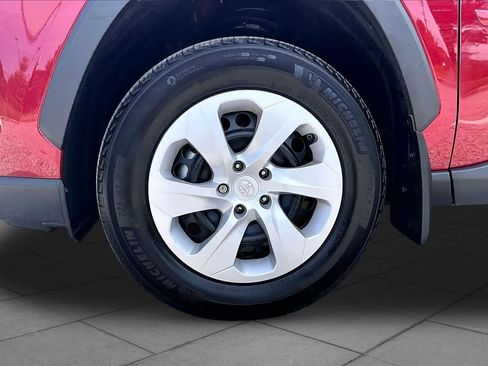 Used 2025 Toyota RAV4 LE AWD/4WD image 11