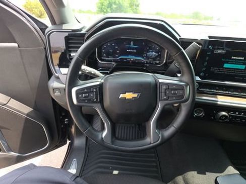 Used 2024 Chevrolet Silverado 1500 LT w/ Z71 Off-Road Package AWD/4WD image 24