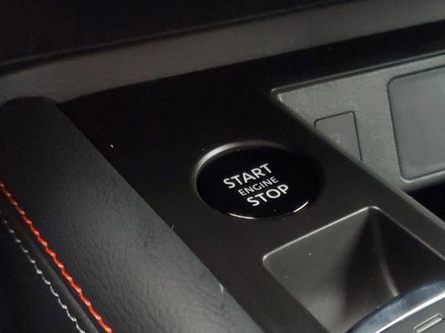 New 2025 Nissan Kicks SR image 19