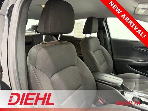 Used 2018 Chevrolet Malibu LT image 12