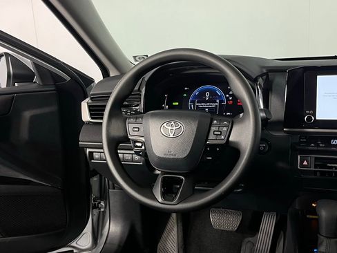 Used 2026 Toyota Camry LE image 35