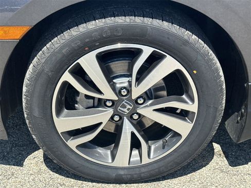 Used 2024 Honda Odyssey Touring image 10