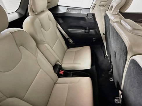 Used 2018 Volvo XC90 T6 Momentum w/ Convenience Package AWD/4WD image 26
