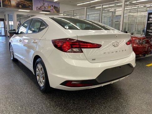Used 2019 Hyundai Elantra SE w/ Cargo Package FWD image 7