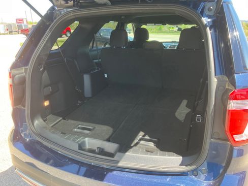 Used 2017 Ford Explorer XLT AWD/4WD image 20