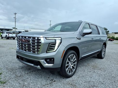 New 2026 GMC Yukon XL Denali w/ Denali Reserve Package AWD/4WD image 3