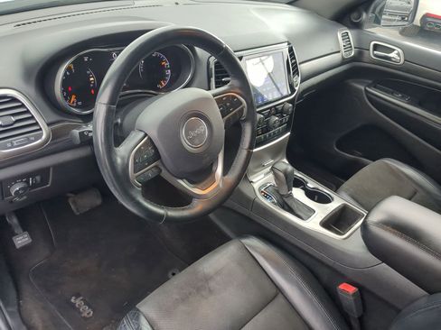 Used 2019 Jeep Grand Cherokee Altitude image 16