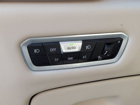 Used 2021 BMW X5 xDrive40i w/ Convenience Package image 17